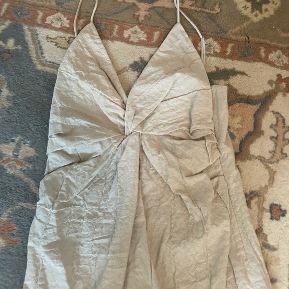 Cream linen maxi dress with front slit - Picture 4 of 6